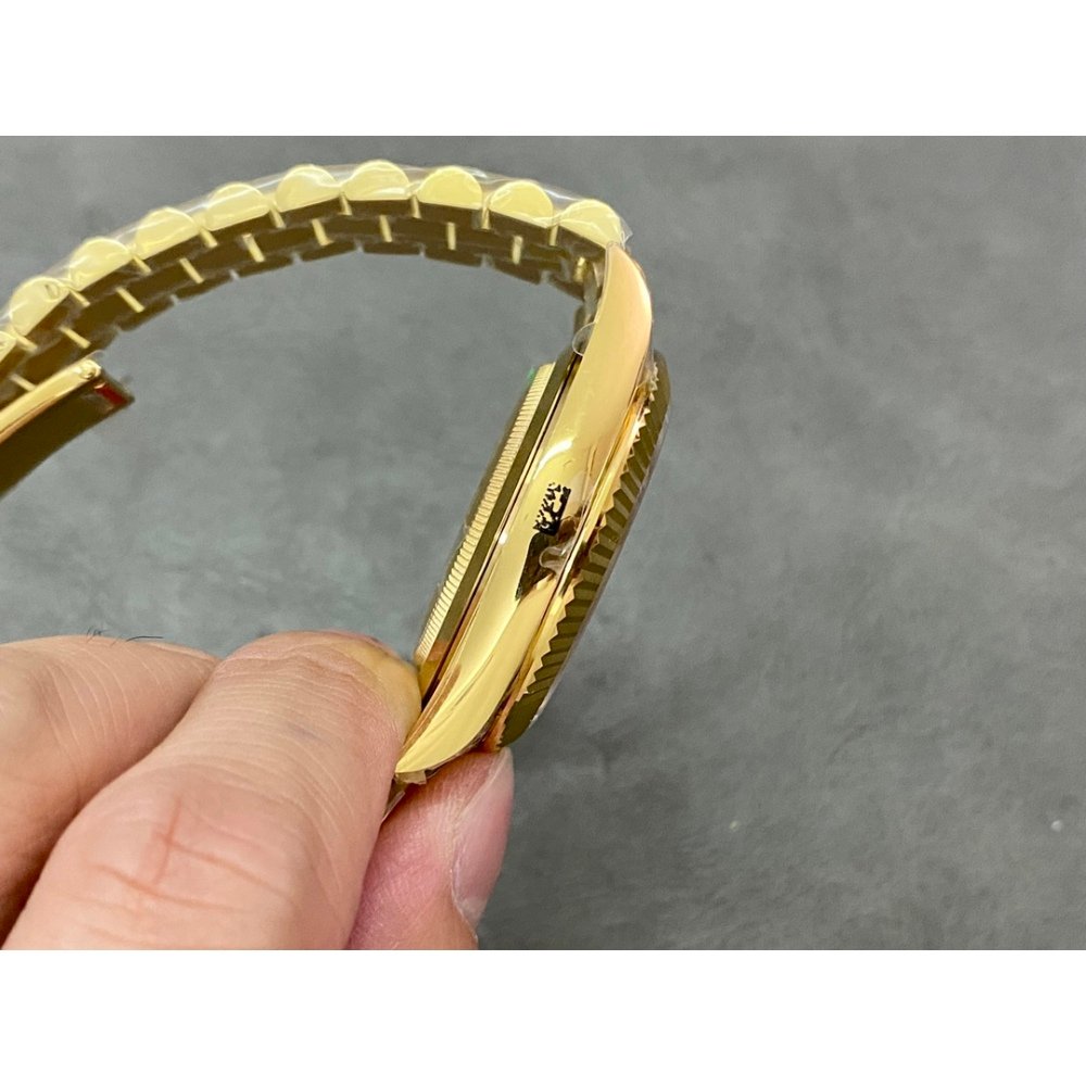 Rolex Day-Date 228238 Yellow Gold Green Crystal Dial Gain Weight President Bracelet 3255 Movement