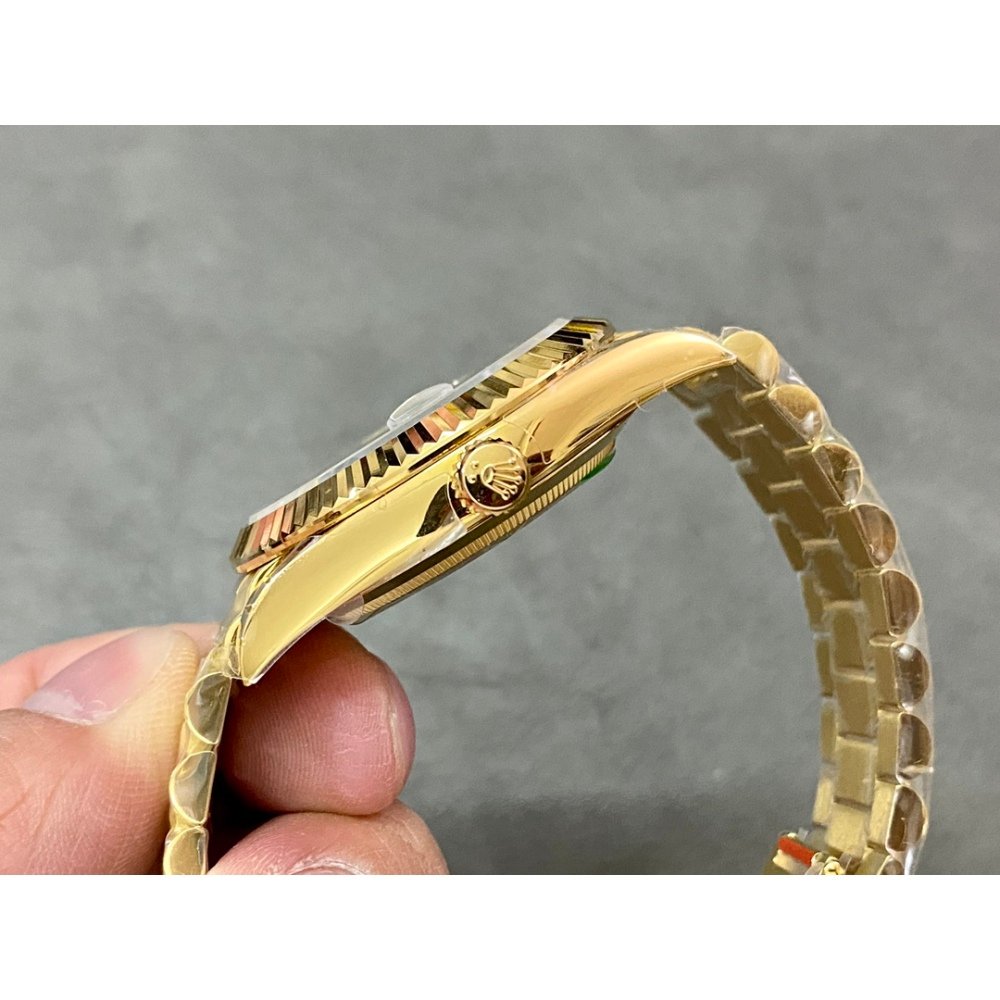 Rolex Day-Date 228238 Yellow Gold Green Crystal Dial Gain Weight President Bracelet 3255 Movement