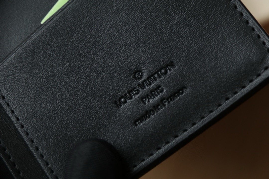 LV brazza wallet card holder embossed style