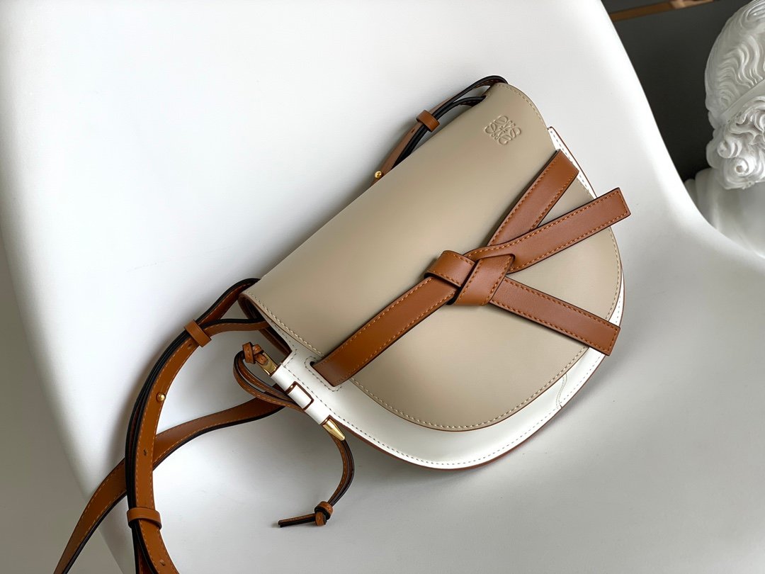 Handbag/Shoulder Bag Size 20*19*11.5 cm