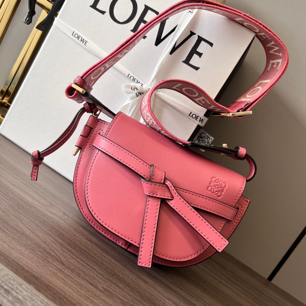Handbag/Shoulder Bag Size 21x12.5x9.5cm