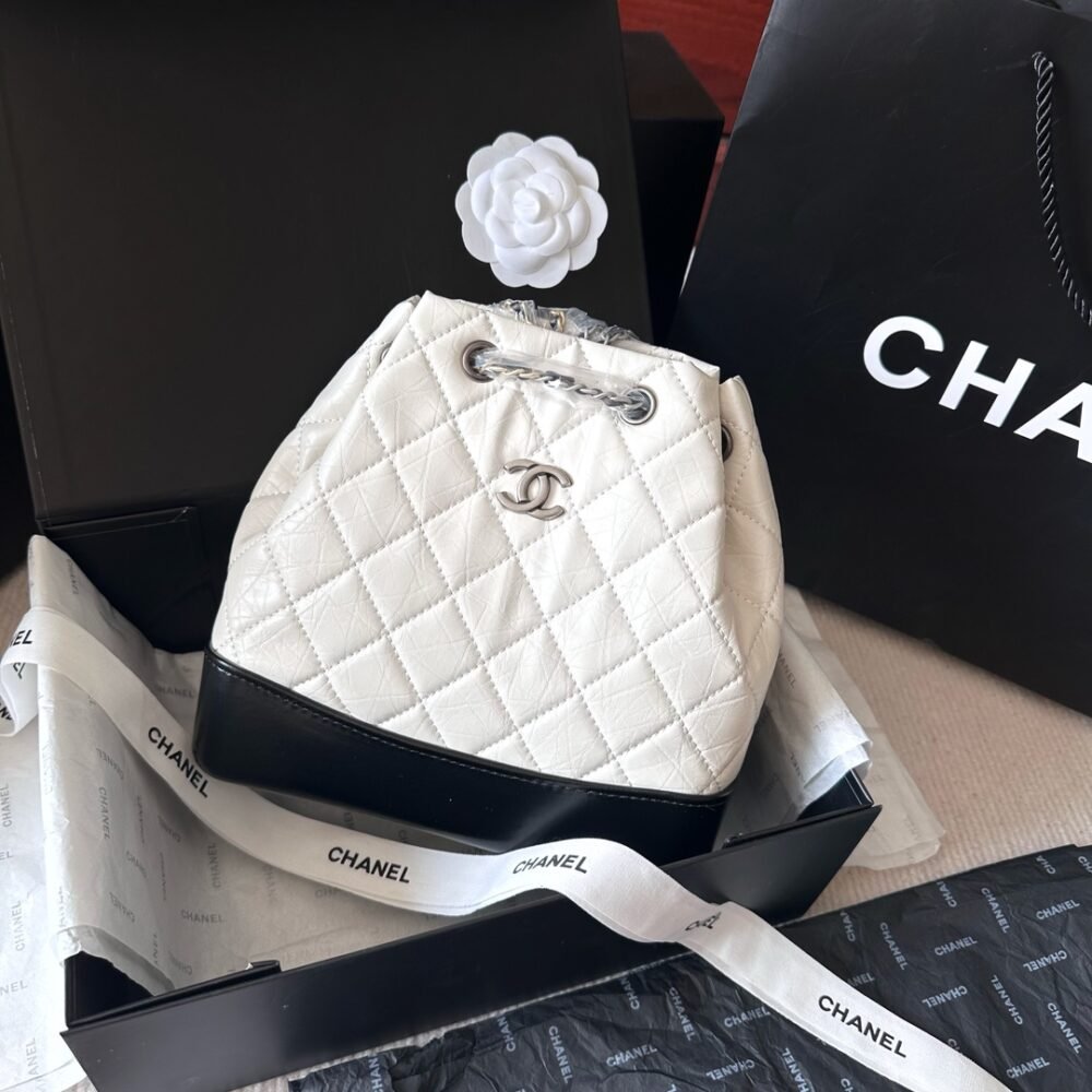 Handbag/Shoulder Bag Size 23*22.5*10.5cm