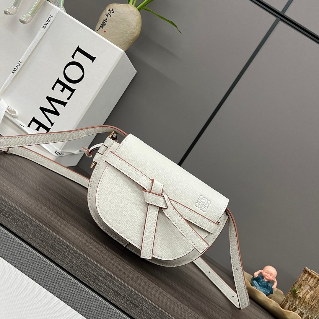 Handbag/Shoulder Bag Size 21x12.5x9.5cm