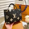 Premium Embossed Embossed Shopping Bag Specifications: 25*11*19 CM