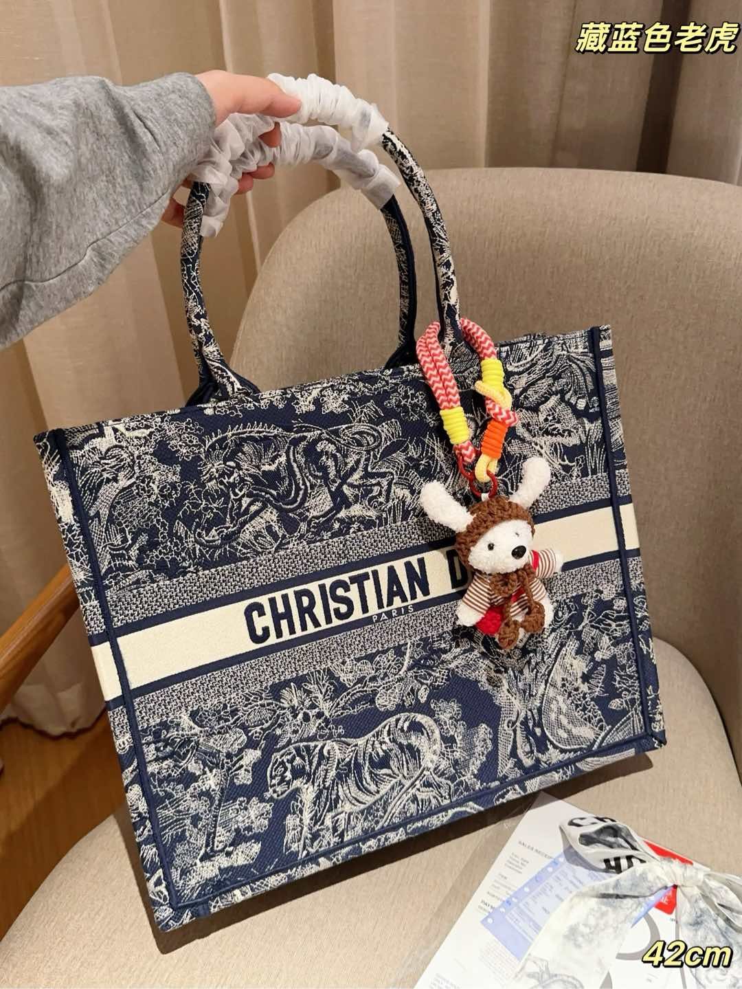 Handbag/Shoulder Bag Size 42x18x35cm