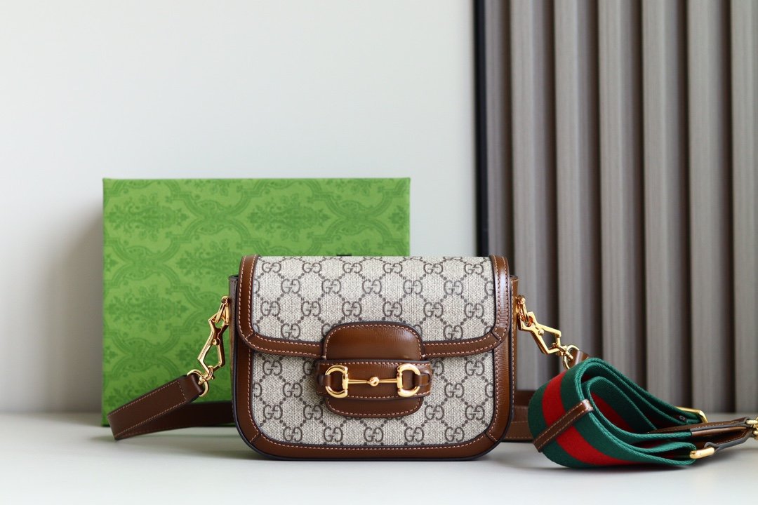 Handbag/Shoulder Bag Size  20.5x14x5cm