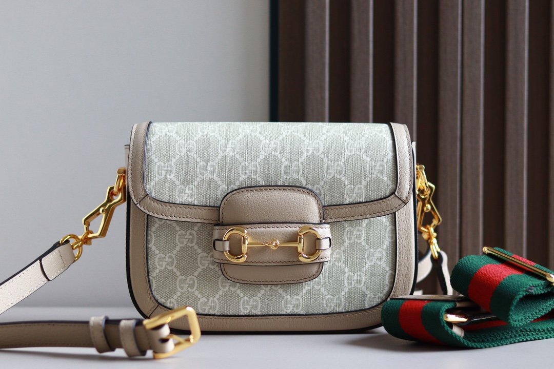 Handbag/Shoulder Bag Size  20.5x14x5cm