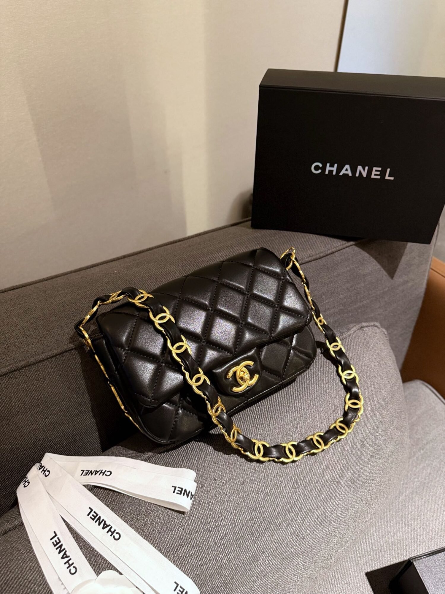 Handbag/Shoulder Bag Size 20*20*7cm
