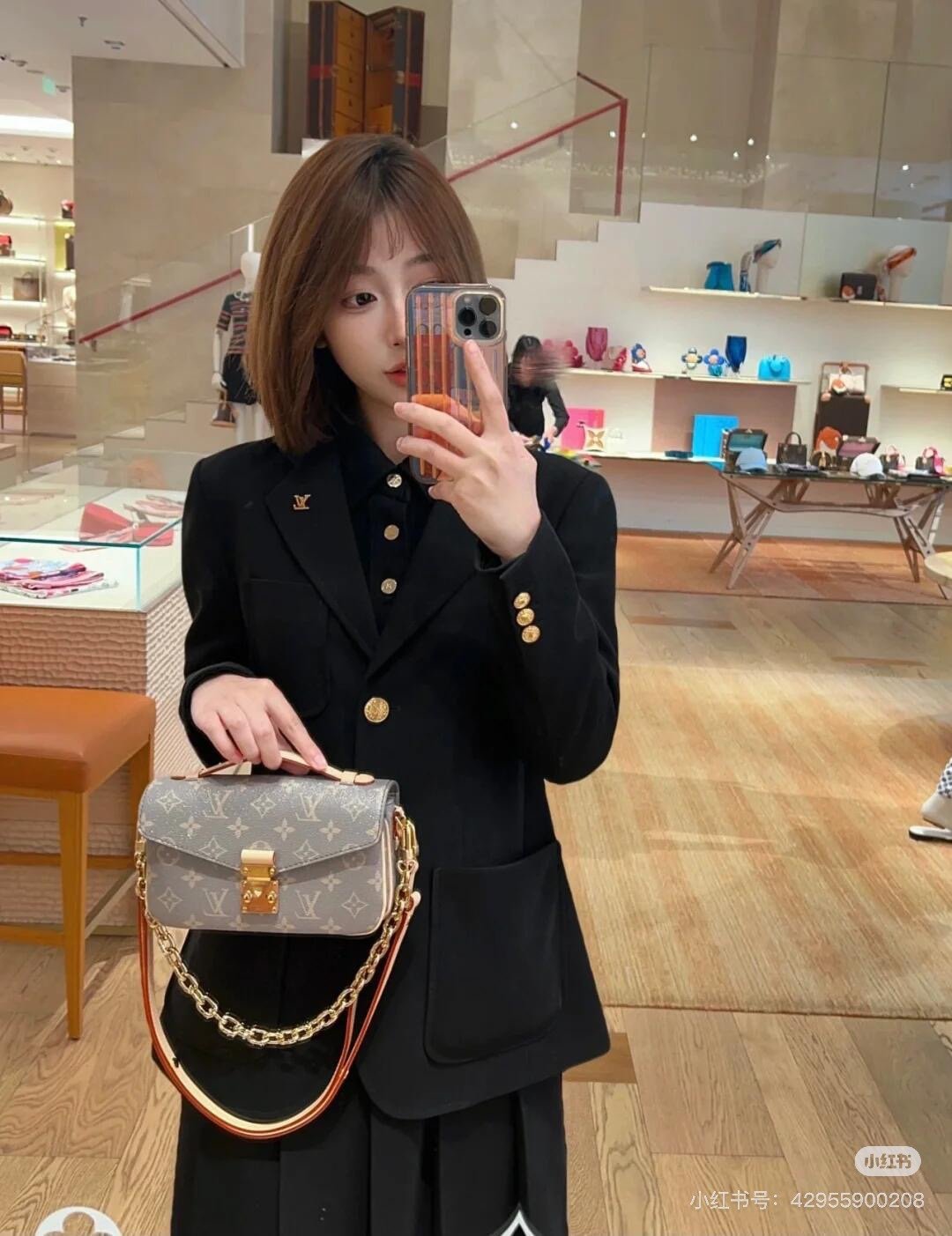 Shoulder bag, single handle bag Specifications: 21.5*13.5*6