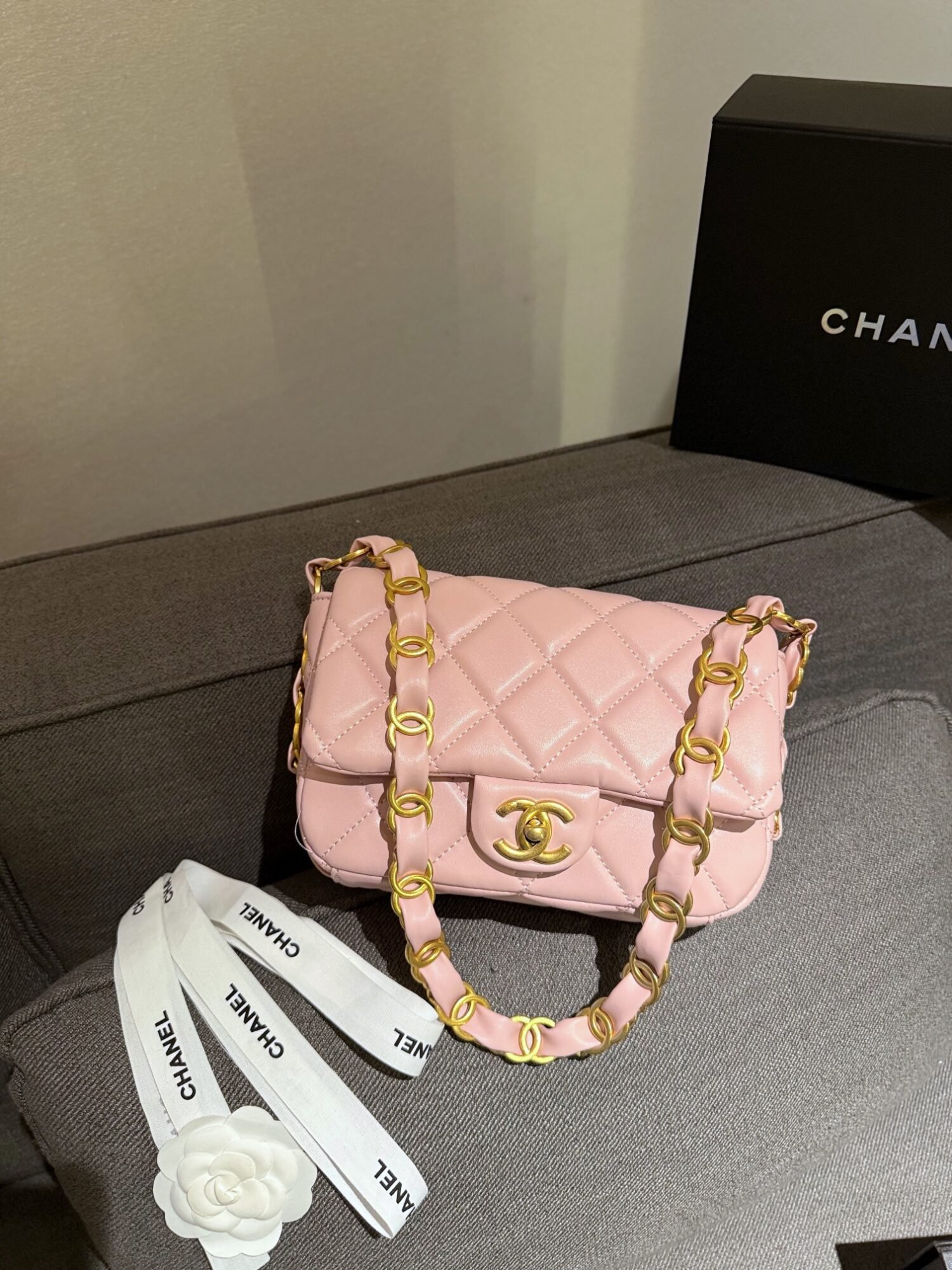 Handbag/Shoulder Bag Size 20*20*7cm