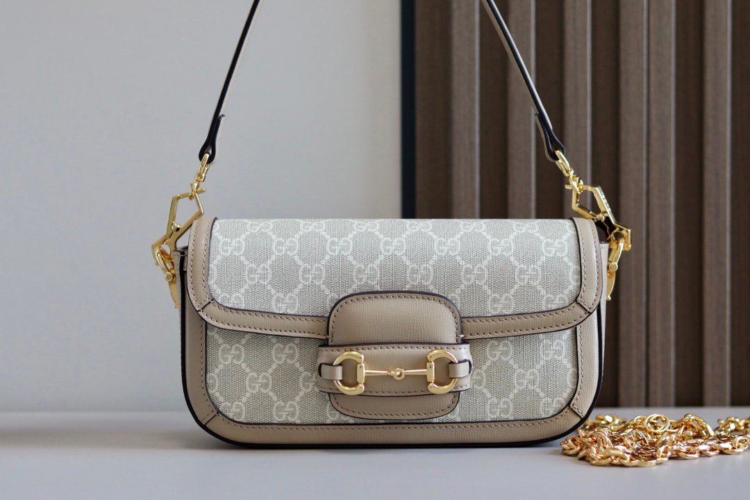 Handbag/Shoulder Bag Size  23.5x14x5cm