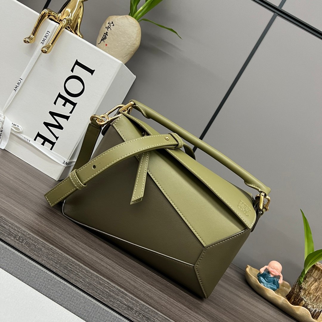 Handbag/Shoulder Bag Size 24*10.5*16CM