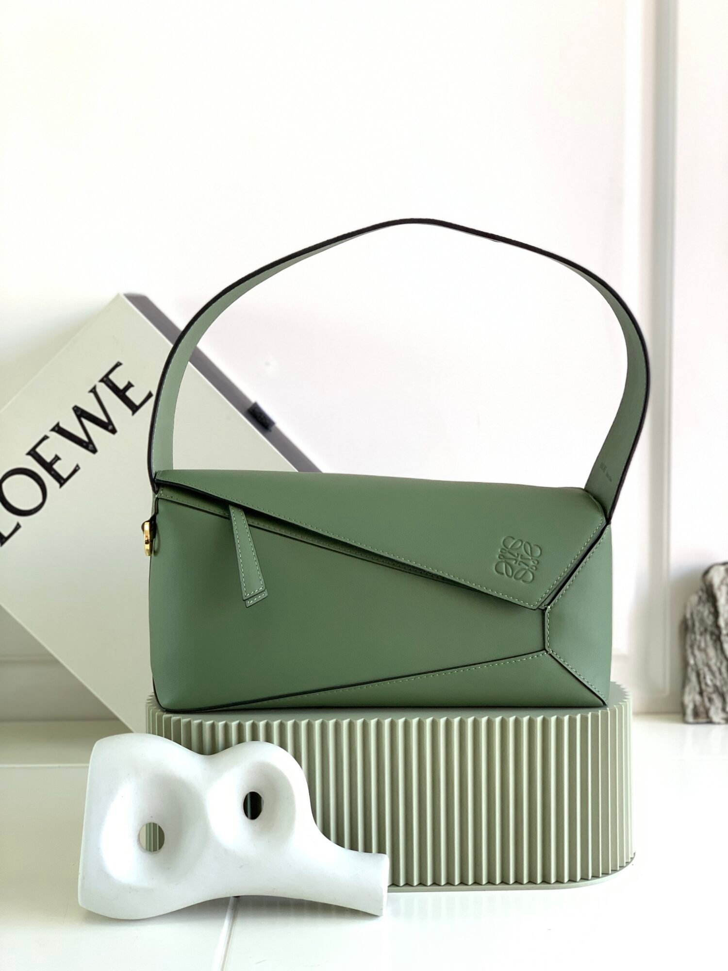 Handbag/Shoulder Bag Size 28.7*10.7*5.5cm