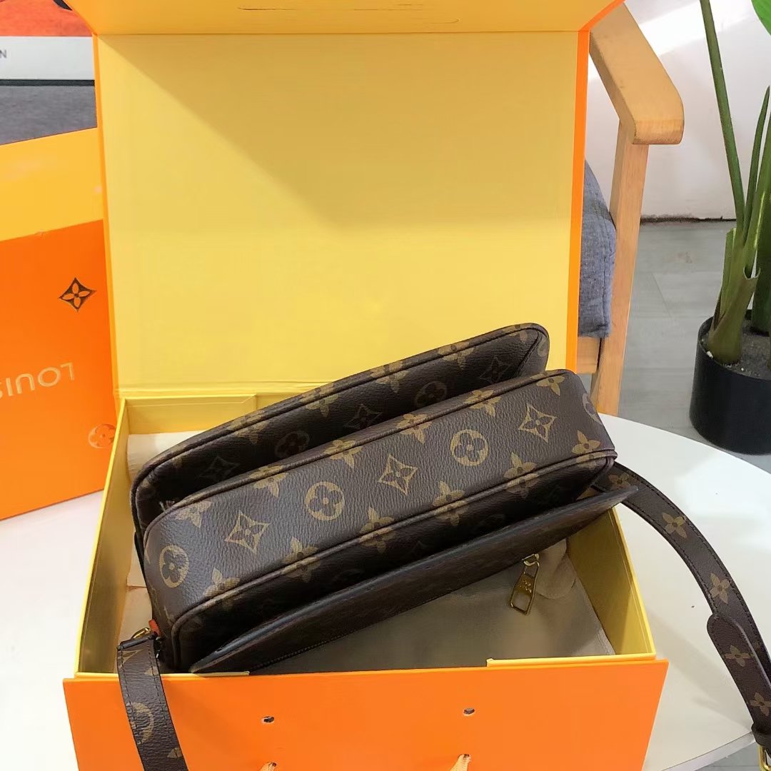 Color-blocked messenger bag shoulder crossbody bag Specifications: 25*19*10CM