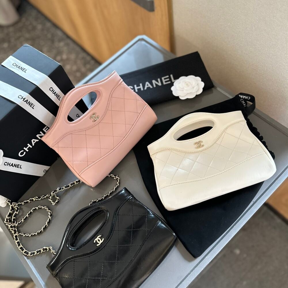 Handbag/Shoulder Bag Size 21*17*3.5cm