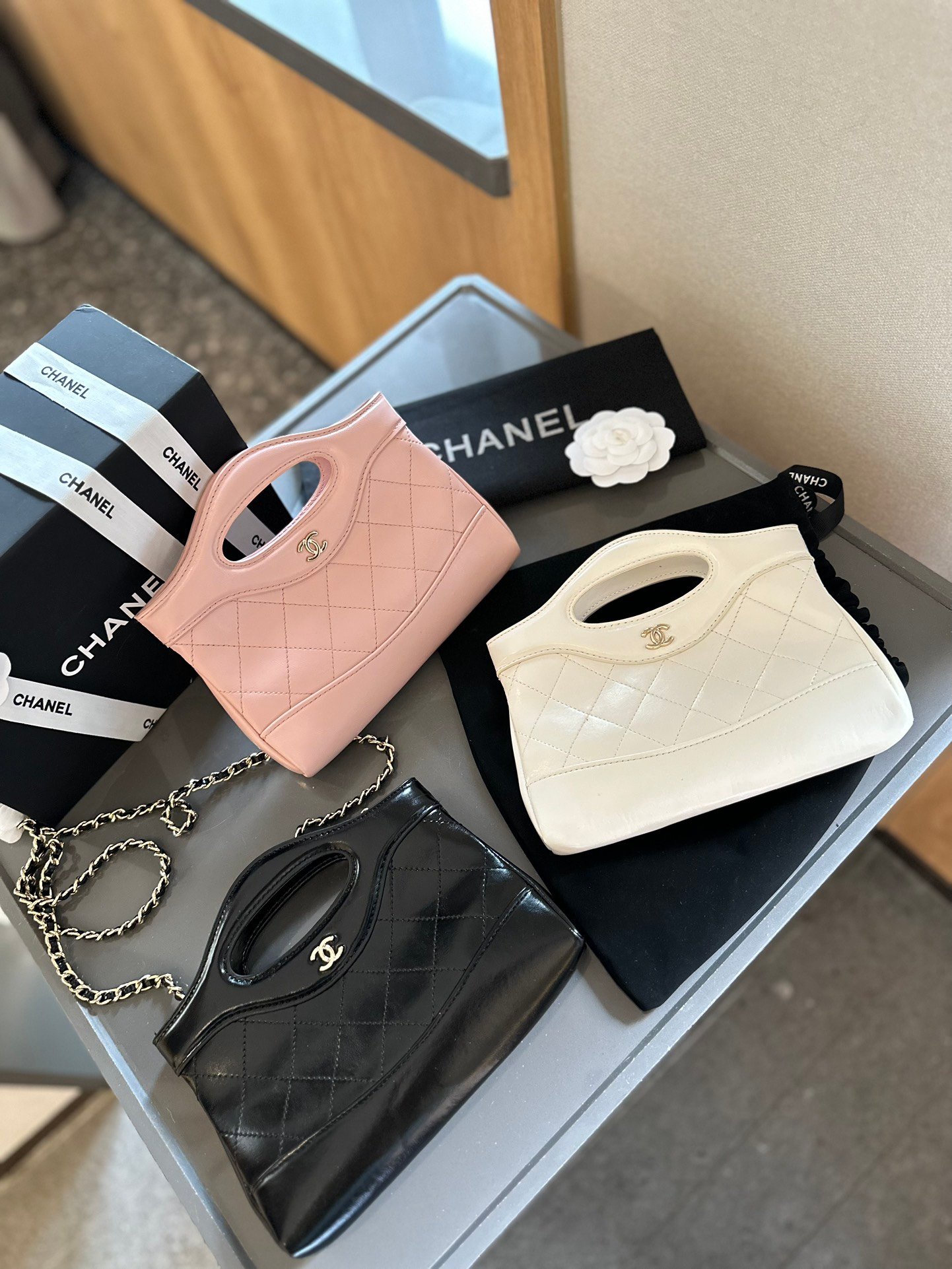 Handbag/Shoulder Bag Size 21*17*3.5cm