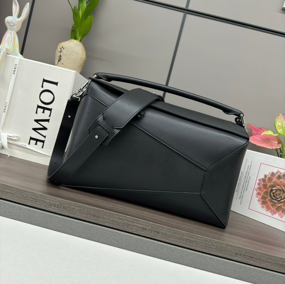 Handbag/Shoulder Bag Size 33*14.7*21.5cm