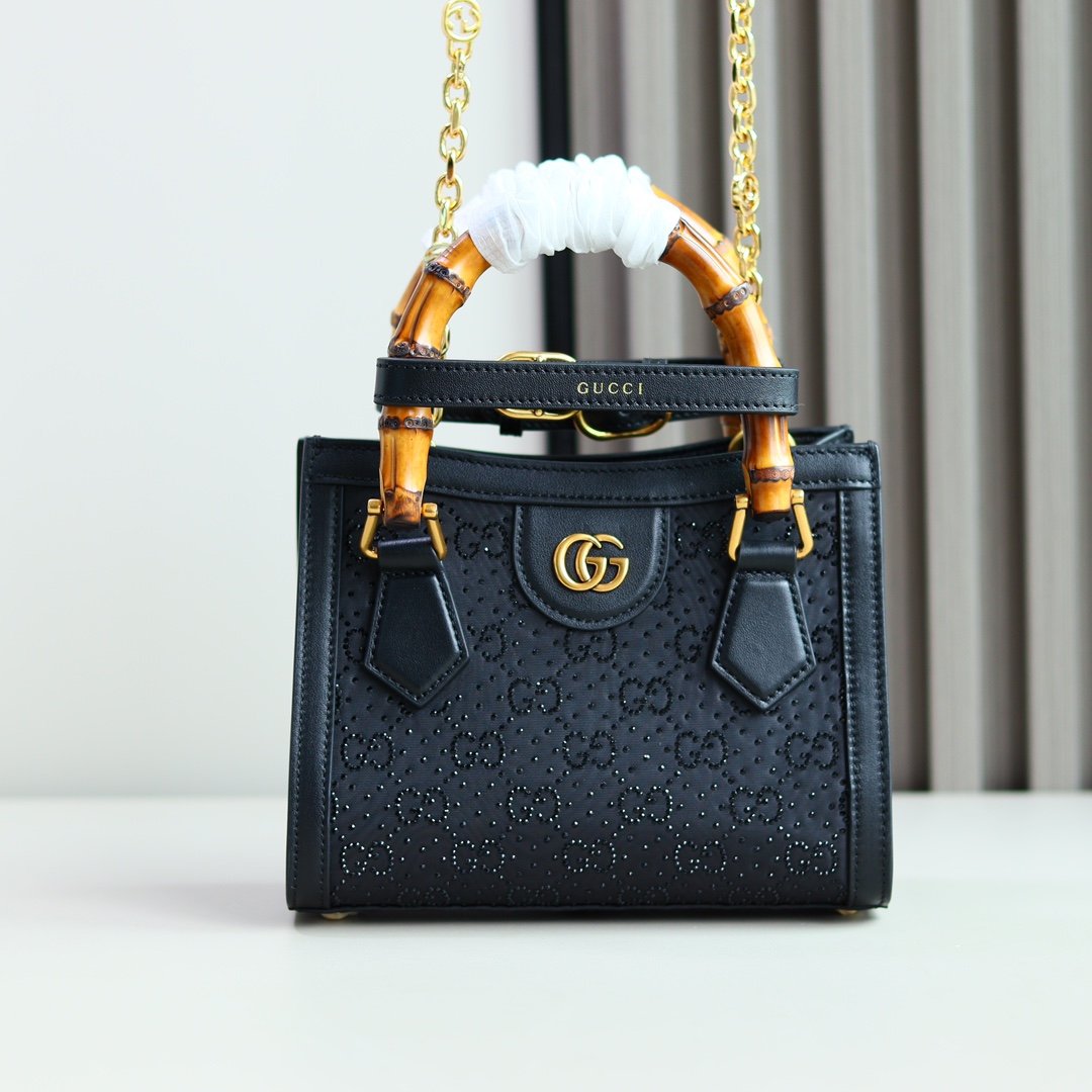 Handbag/Shoulder Bag Size  20x16x10cm