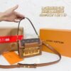 Handbag shoulder bag Specification: 20*15*10 CM