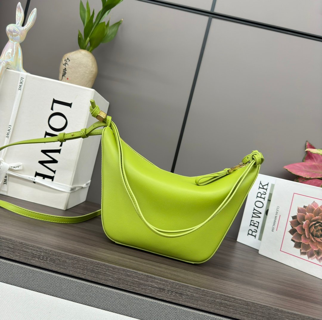 Handbag/Shoulder Bag Size 28*17*9.5CM