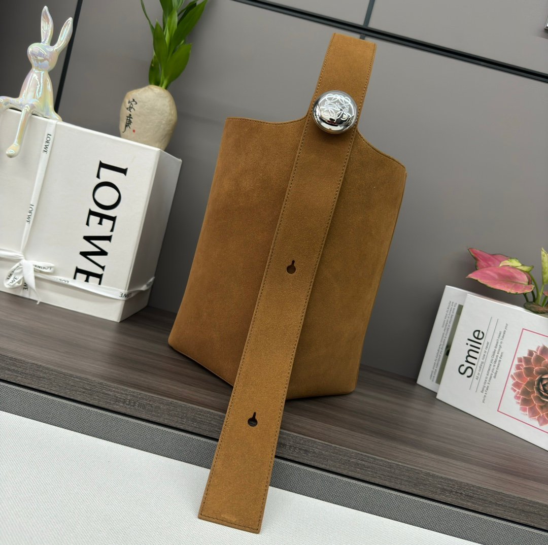 Handbag/shoulder bag size: 28*27*33CM