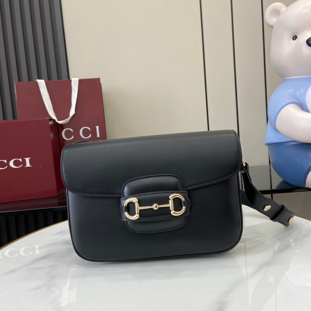 Handbag/Shoulder Bag Size  26x 17.5x 10