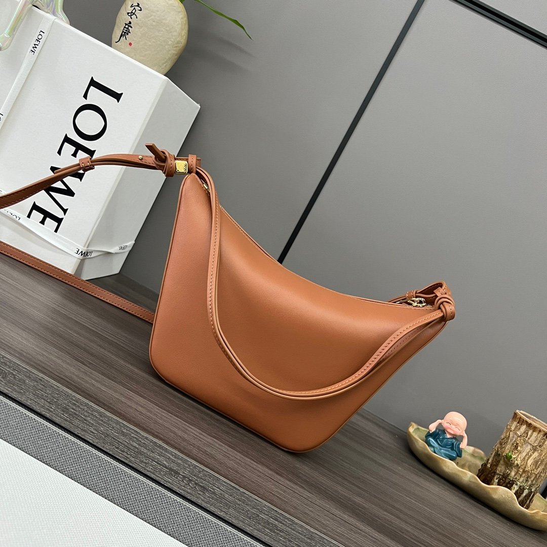 Handbag/Shoulder Bag Size 28*17*9.5CM