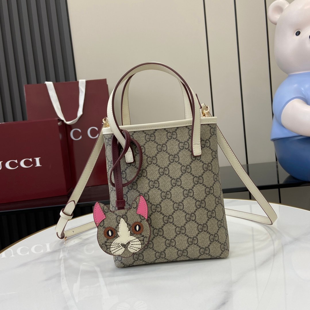 Handbag/Shoulder Bag Size  20x15x5
