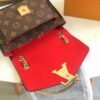 Reading flower chain cross-body bag Specification: 22*12*8cm