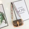 One-shoulder crossbody bag Size: 24-16-9cm
