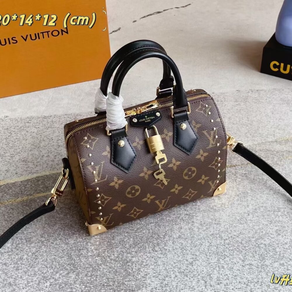 Tote bag shoulder bag Specification: 20*14*12cm