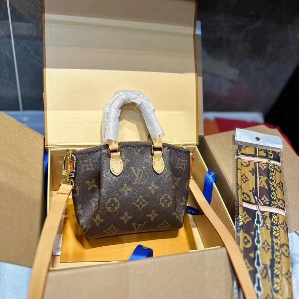Small Dumpling Tote Bag Shoulder Bag Specification: 15*6*14cm