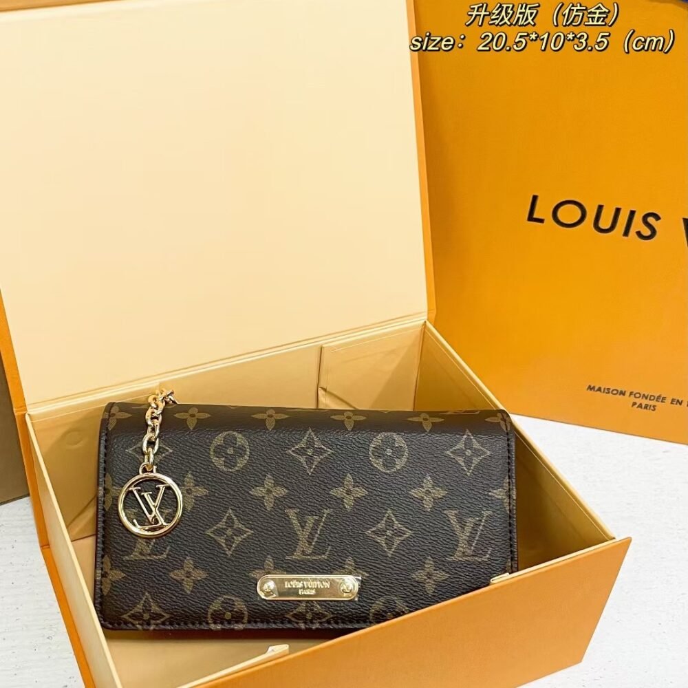 New Chain Tote Bag Shoulder Bag Specification: 21*10*4cm