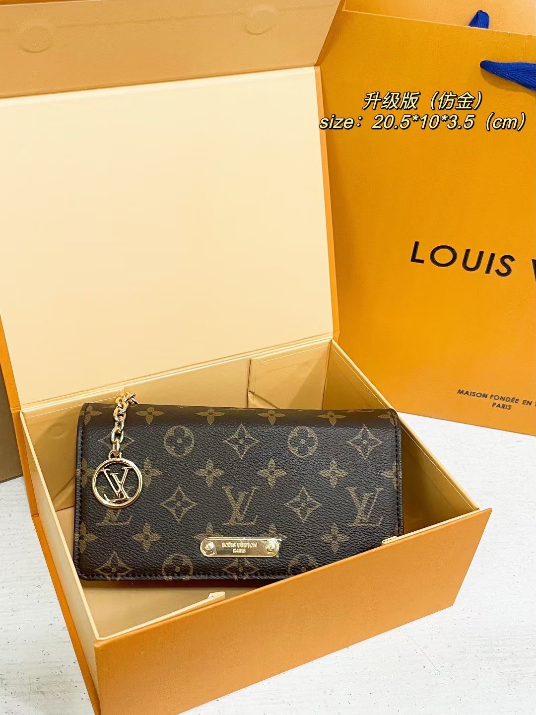 New Chain Tote Bag Shoulder Bag Specification: 21*10*4cm