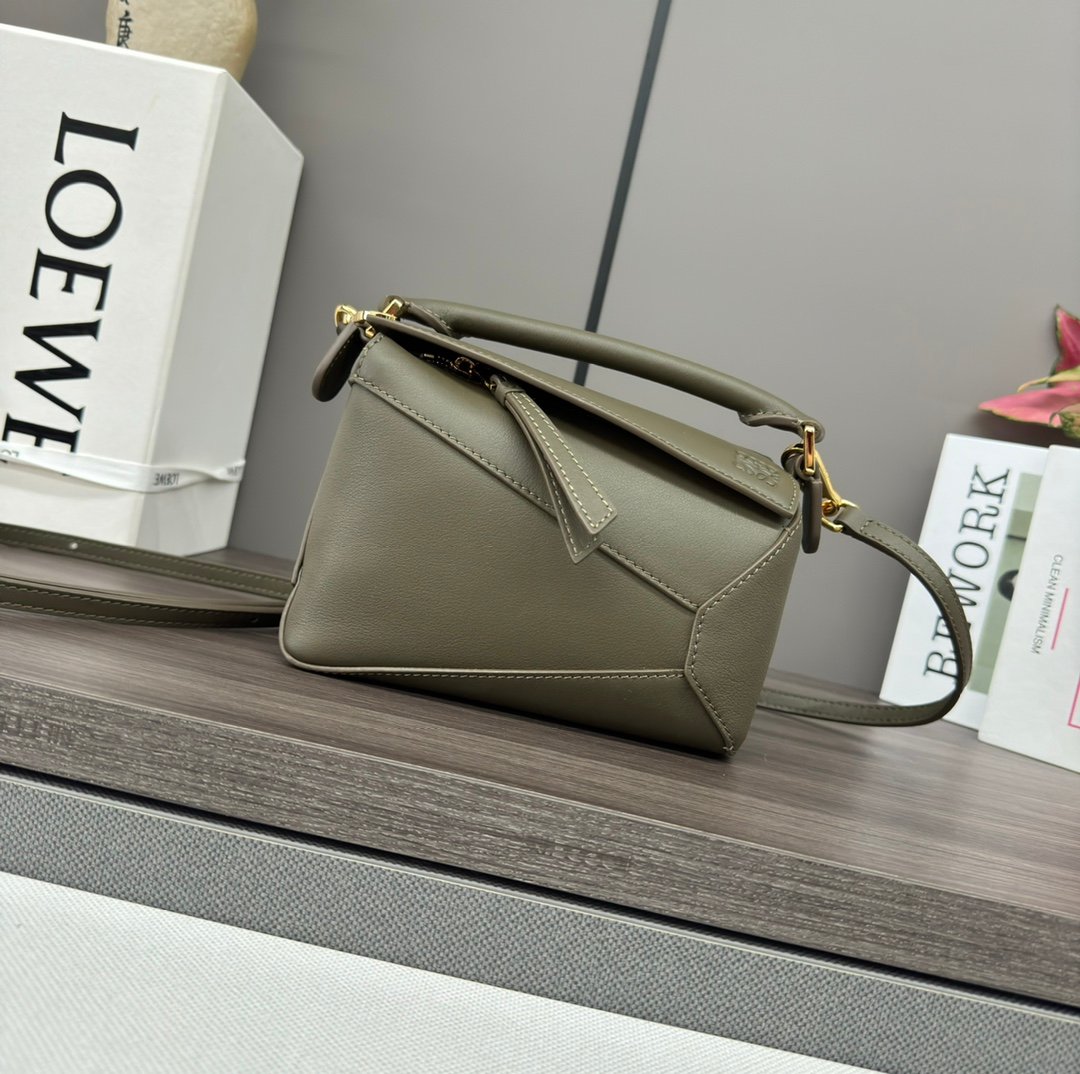 Handbag/Shoulder Bag Size 18*12.5*8CＭ