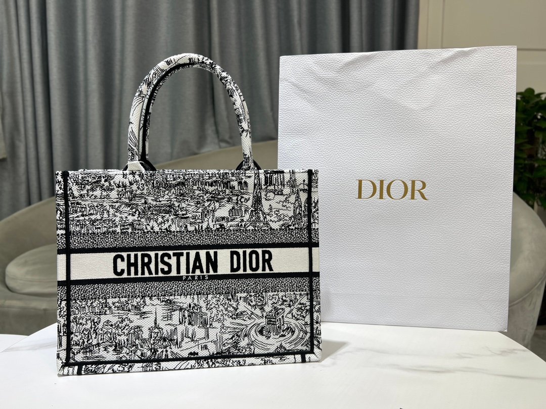 Handbag/Shoulder Bag Size 42x38x18cm
