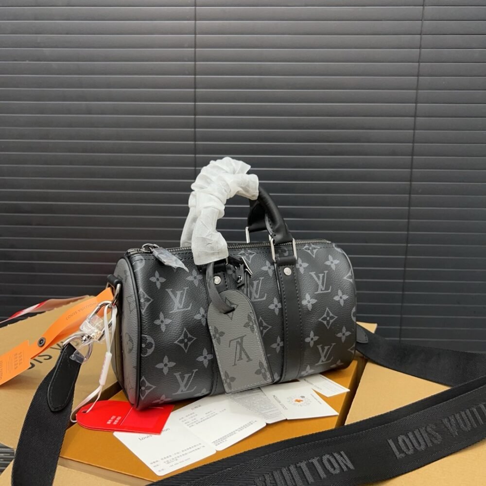 Tote crossbody bag Shoulder bag Dimensions: 15 x 25 cm.