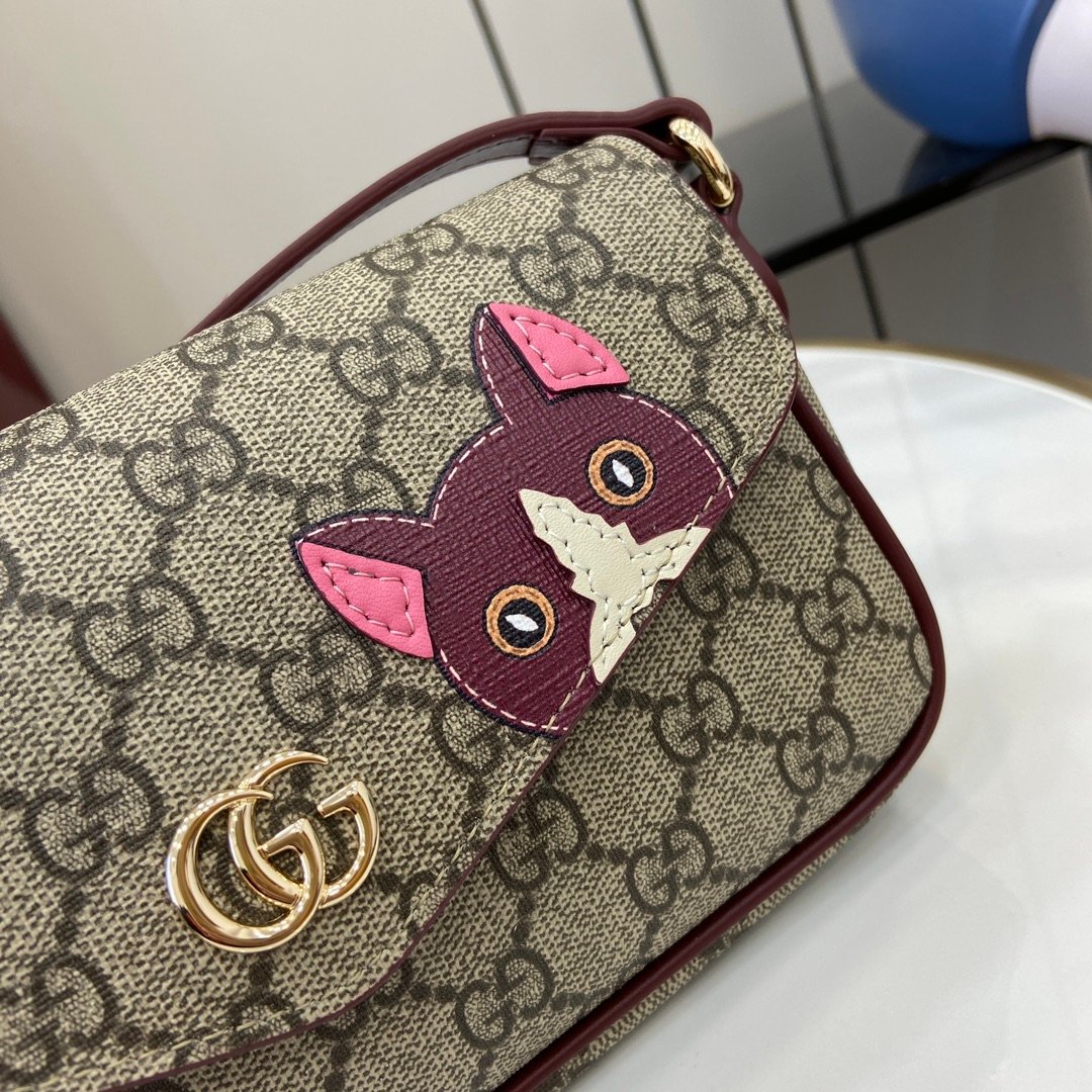 Handbag/Shoulder Bag Size  22x 13x 4cm