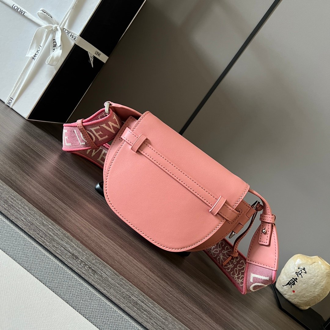 Handbag/Shoulder Bag Size 21x12.5x9.5cm