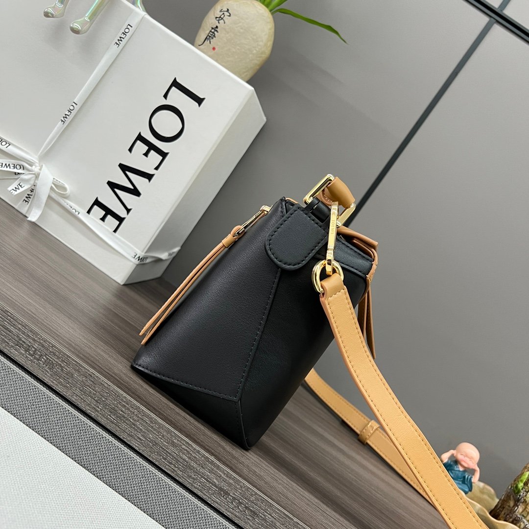 Handbag/Shoulder Bag Size 24*10.5*16CM
