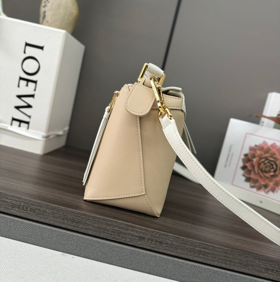 Handbag/Shoulder Bag Size 24*10.5*16CM