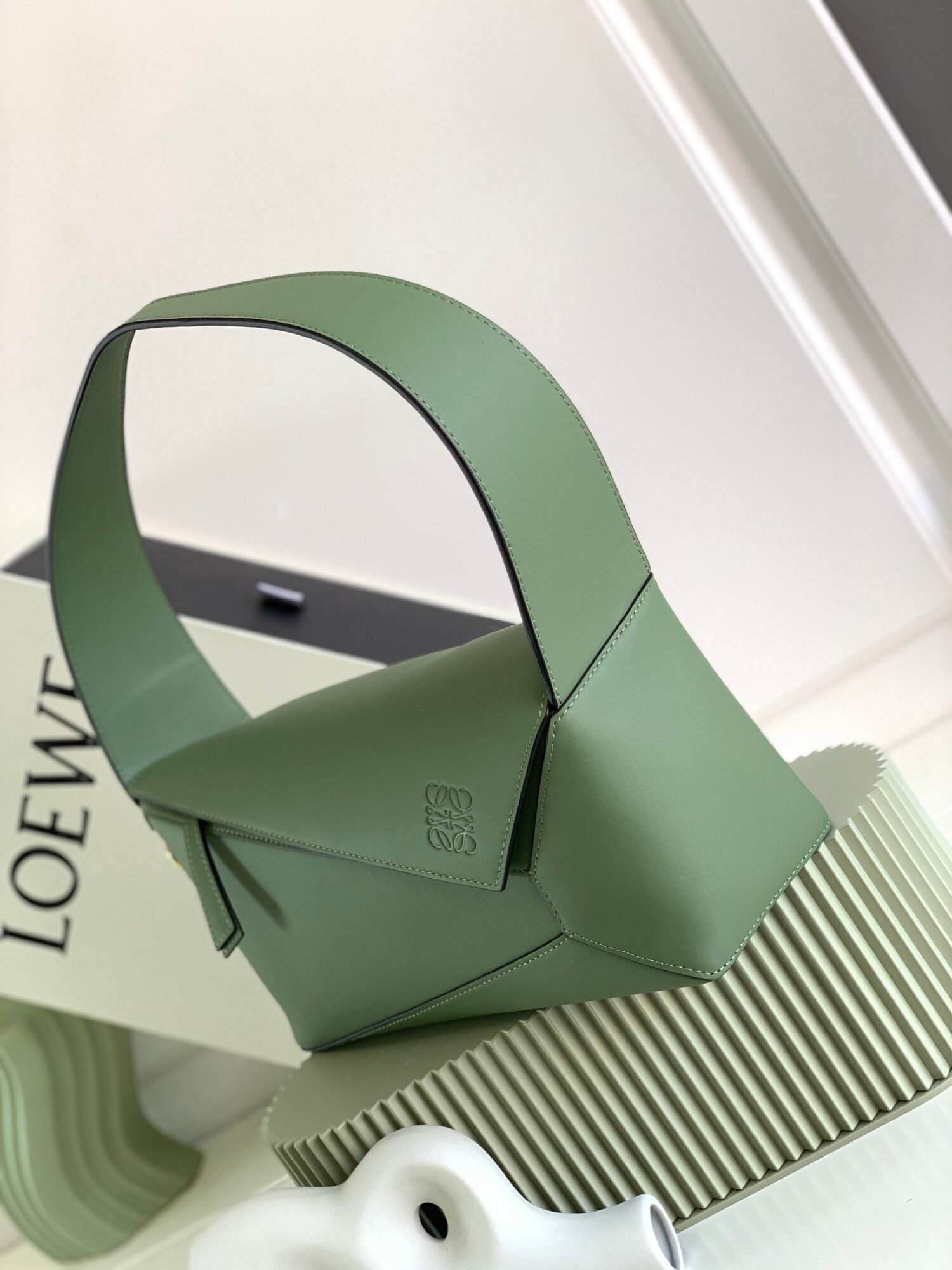 Handbag/Shoulder Bag Size 28.7*10.7*5.5cm