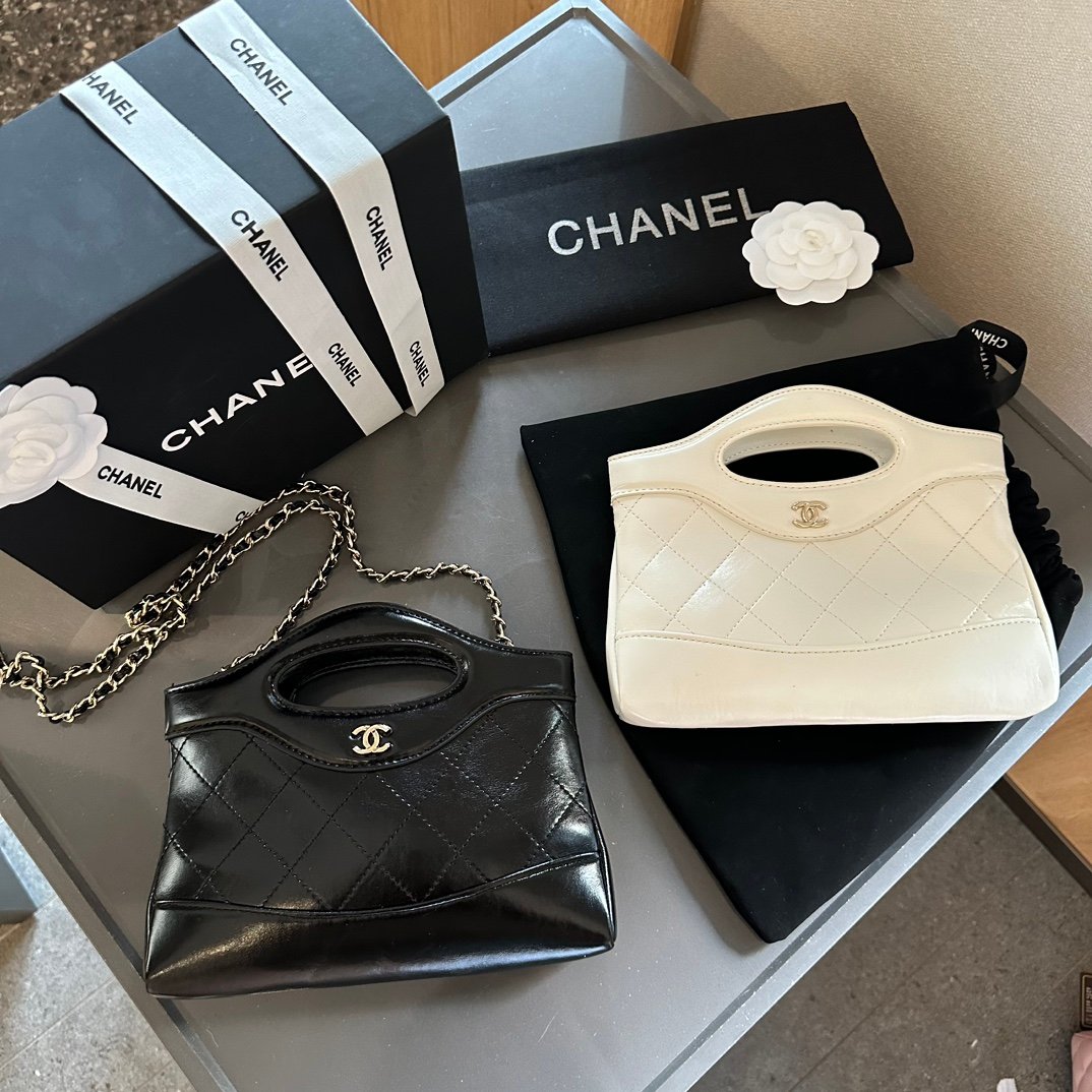 Handbag/Shoulder Bag Size 21*17*3.5cm