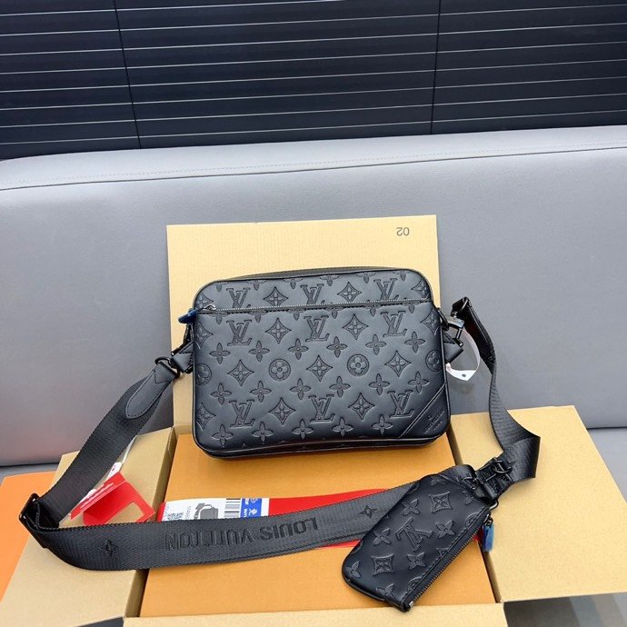 Crossbody Chest Bag for Men, Black Embossed, Size: 125 x 18 cm