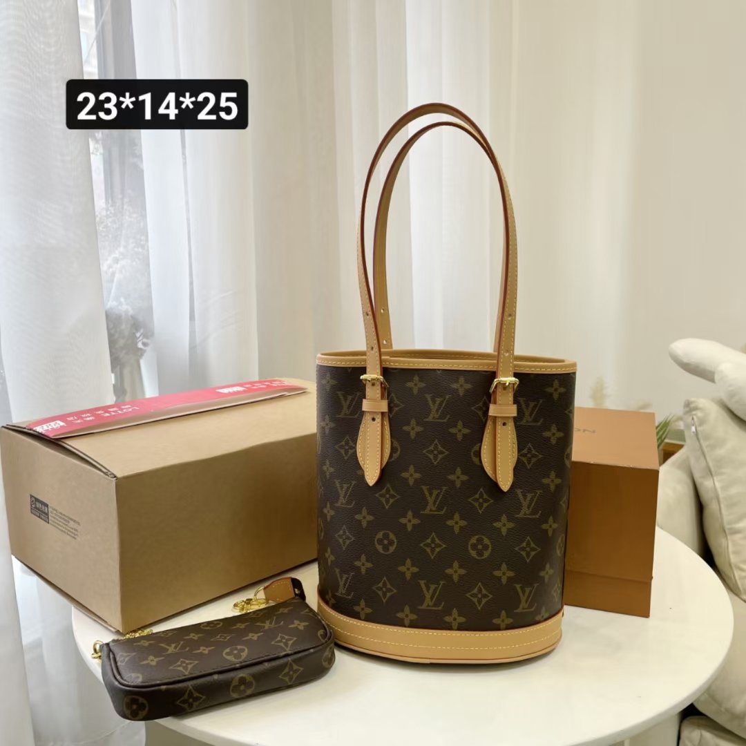 Pre-owned handbag specifications: 23*15*25