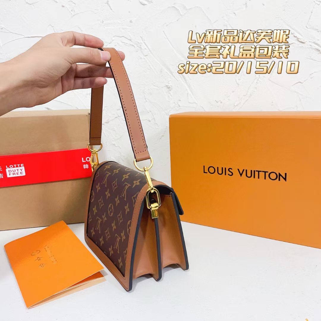 Handbag shoulder bag Specification: 20*15*10 CM