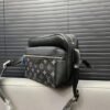 Crossbody bag over shoulder 25 x 18 cm.