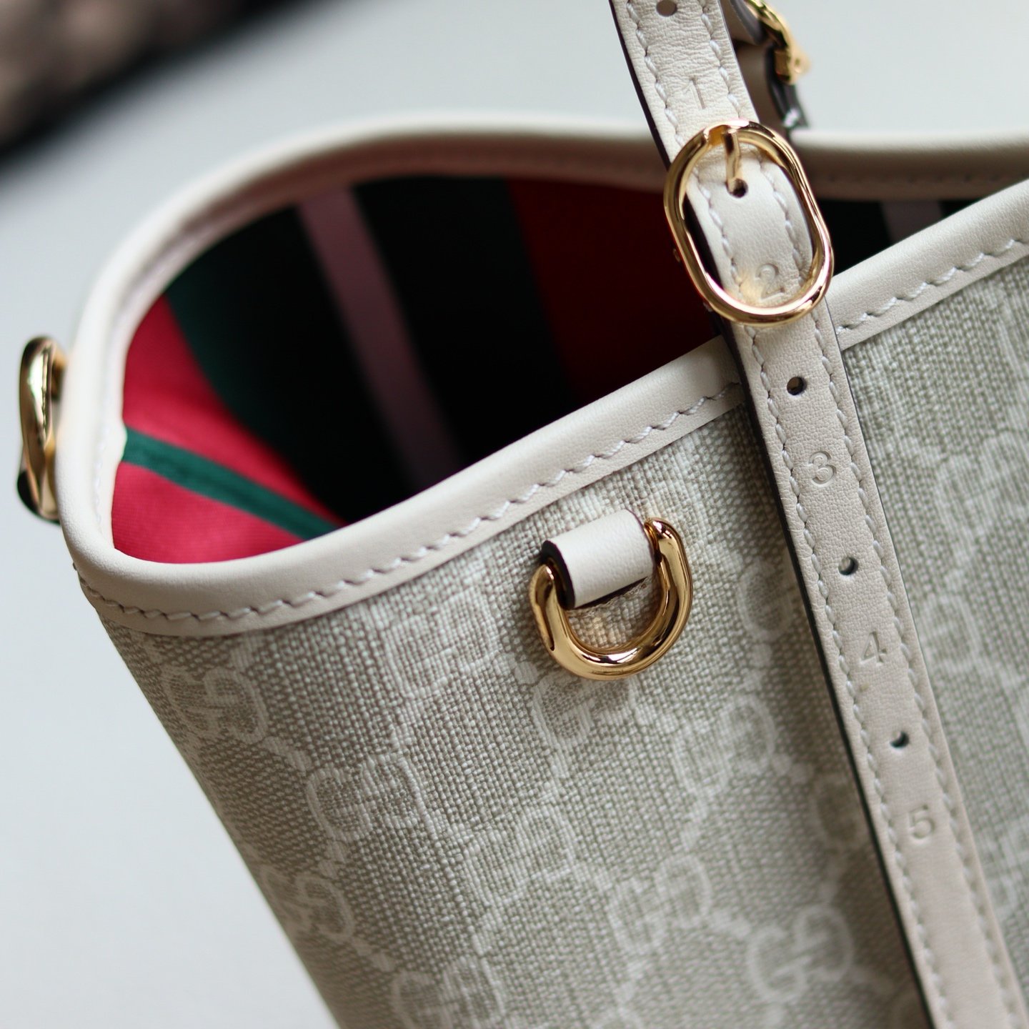 Handbag/Shoulder Bag Size  31✖️18✖️11cm