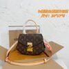 - Scalloped messenger bag shoulder bag Specification: 24*17*8cm