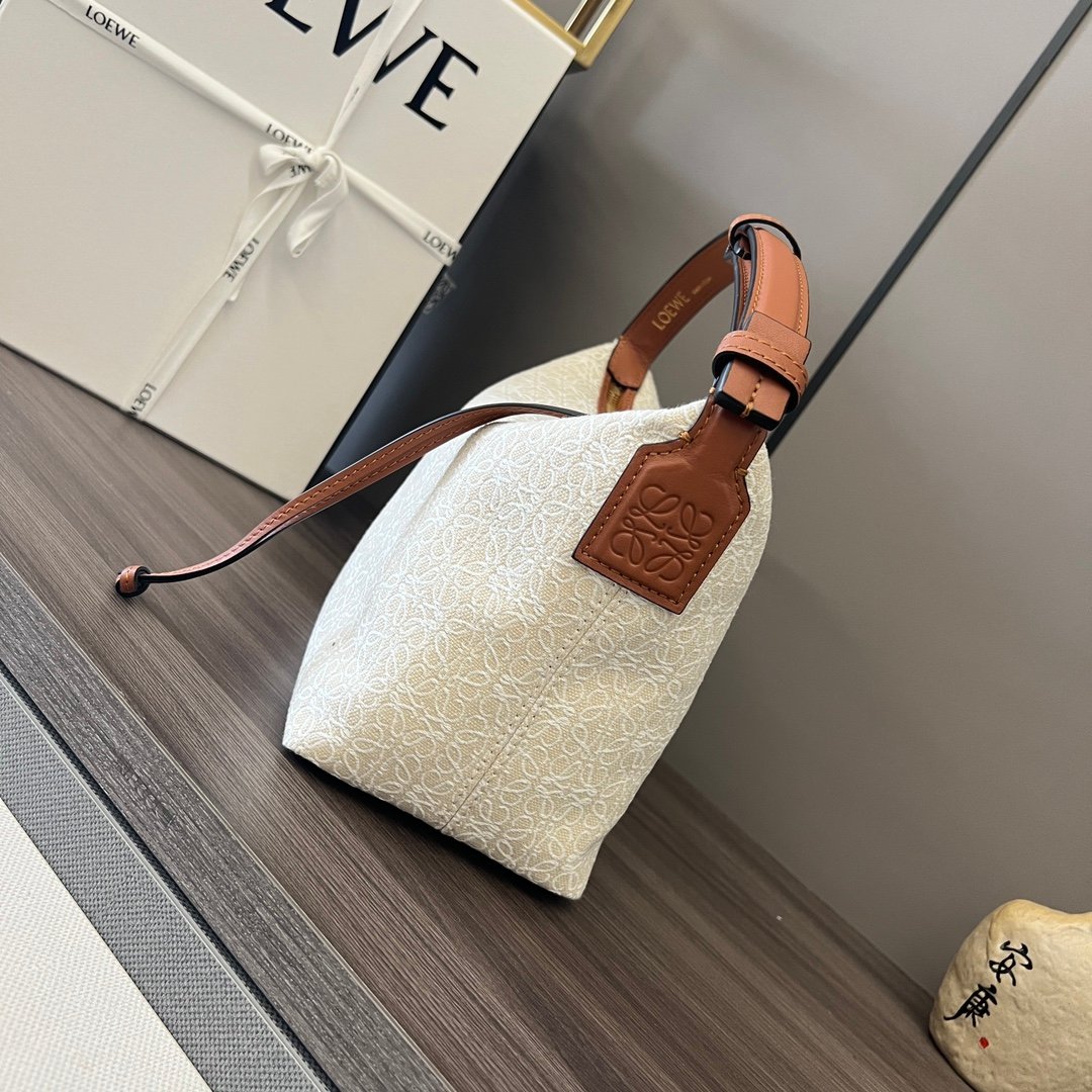 Handbag/Shoulder Bag Size21*17*12.5cm
